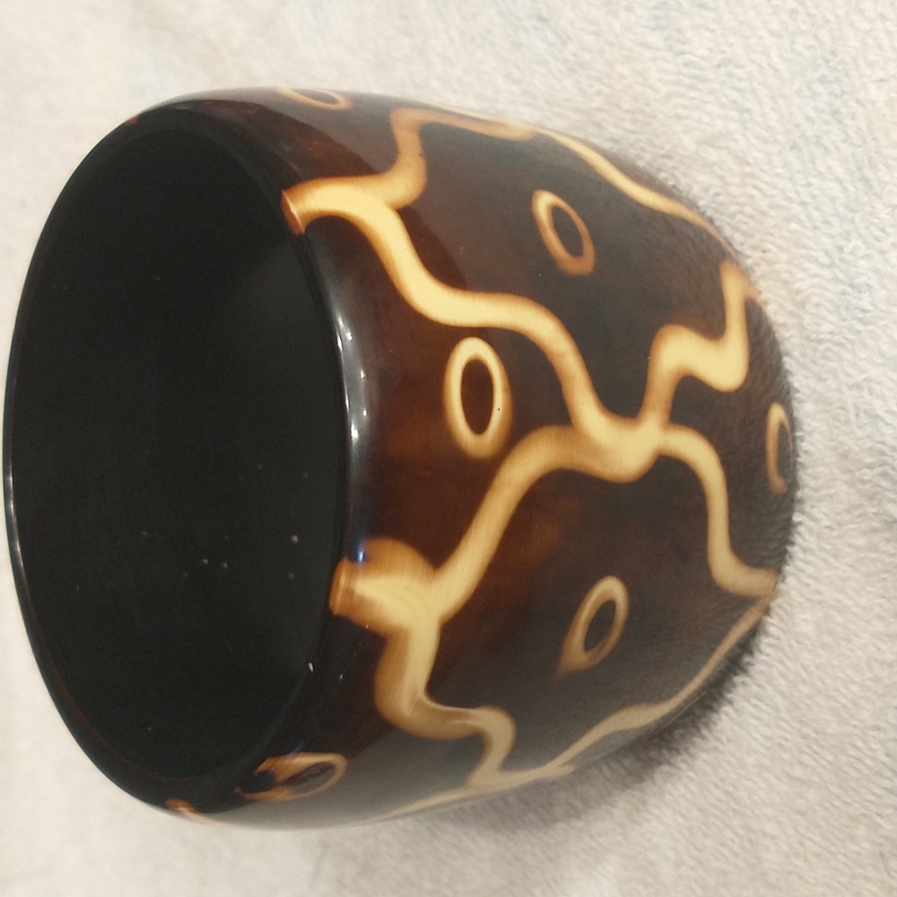 Beautiful vintage bangle.